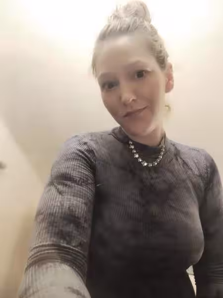 Rayna - Escort in Milwaukee, WI